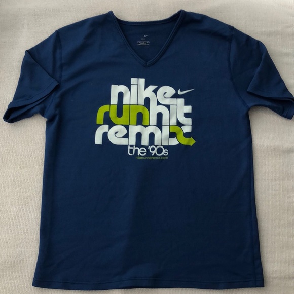 NWOT Nike Run Hit Remix the 90’s VTG Tee Top - Picture 4 of 5
